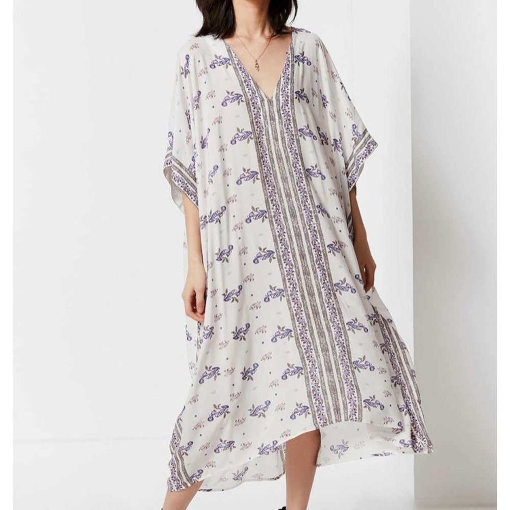 UO Oversized Boarder Print Maxi Dress